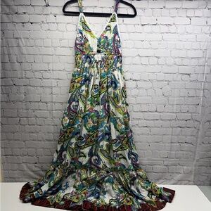 Me 2 magic Vibrant Paisley Maxi Dress size Small nwt